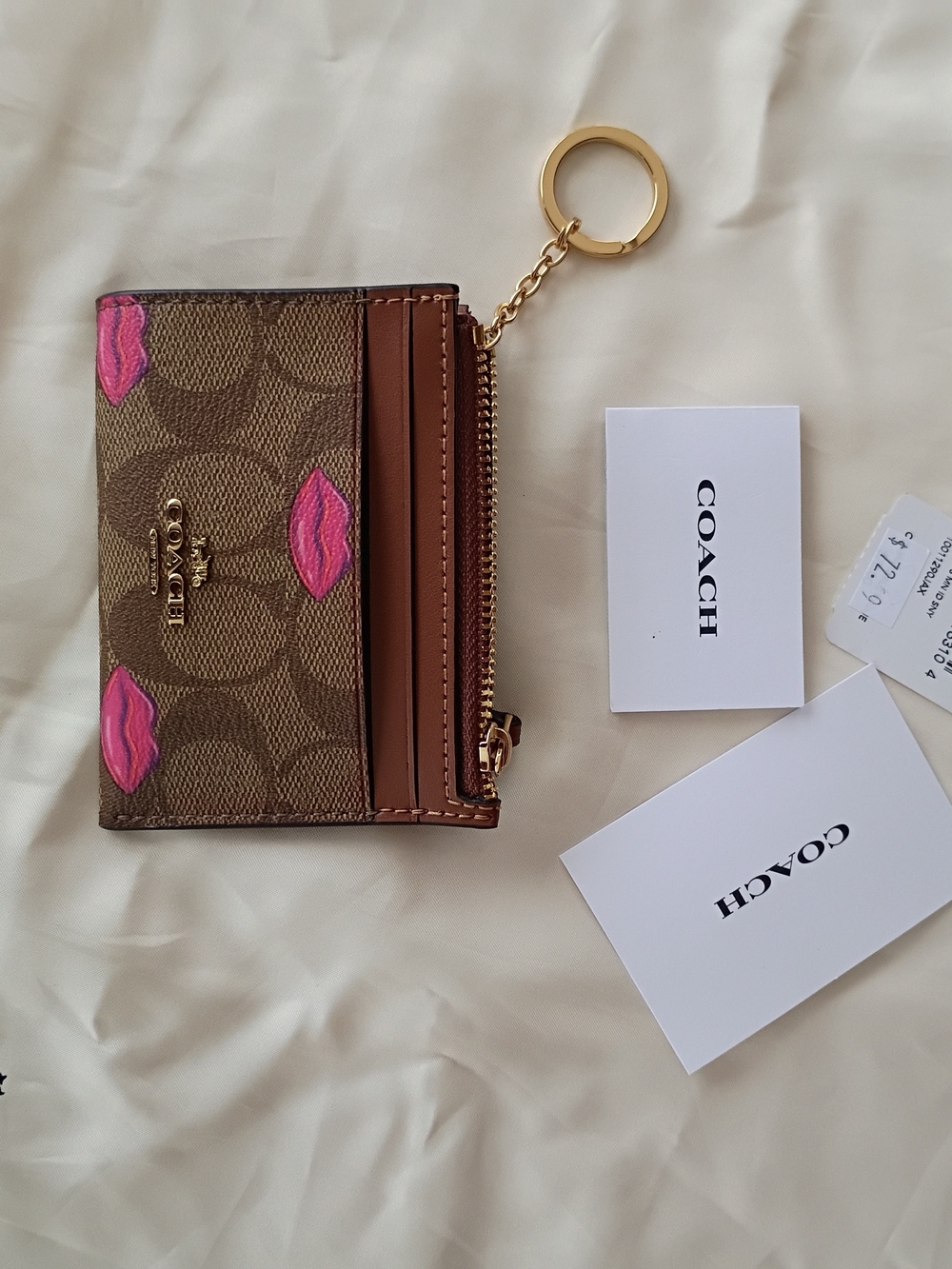Coach Signature Sugar Lips Tote And Card Case Keychain ๐ - Picture 6 of 14